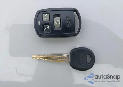 2004 Hyundai Sonata z USA, uszkodzony, nr VIN KMHWF25H84A999725